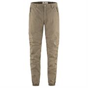 Disse Fjällräven bukser er strækbare og ideelle til hverdagsfriluftsliv