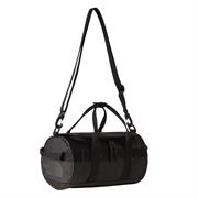 Denne skuldertaske kan også bæres som en crossbody eller i hånden