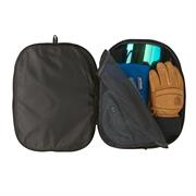 Tasken har et clamshell-design og 2 rumdelere med lynlås