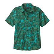 Patagonia Mens Go To Shirt i farven Cliffs and Waves / Conifer Green