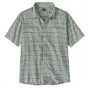 Denne Patagonia kortærmede skjorte har knaplukning i fronten