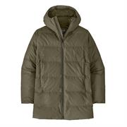 Denne parka er lavet med genanvendte dun og i genanvendt polyester